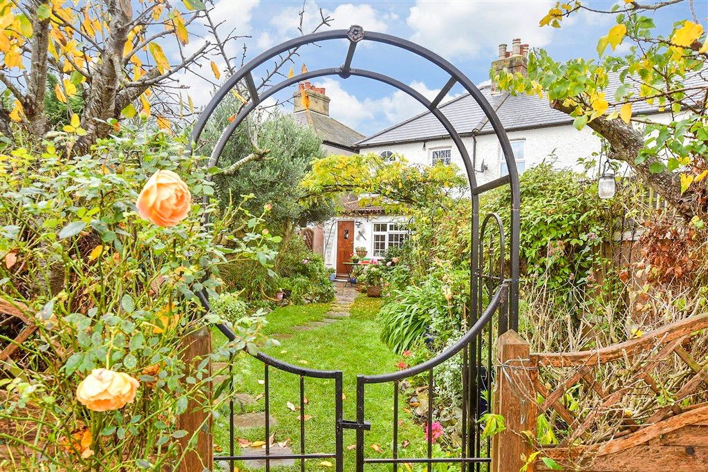 Property photo 2 of 15 External Lifestyle Photograph