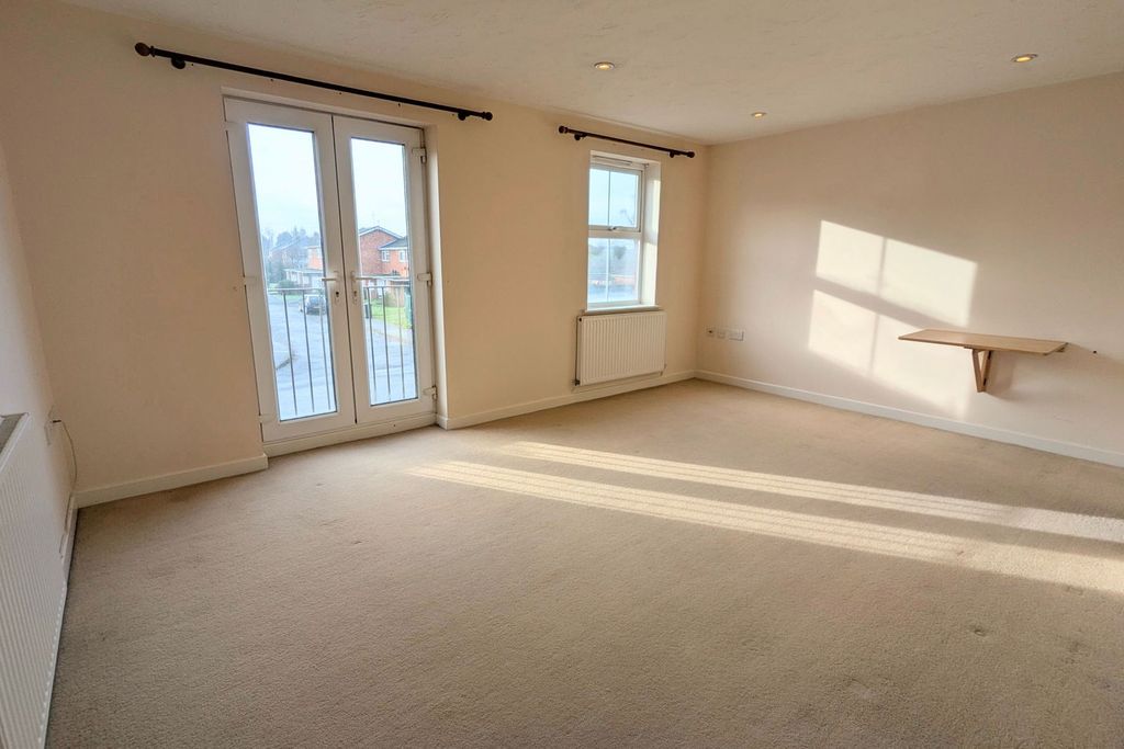 Property photo 3 of 12