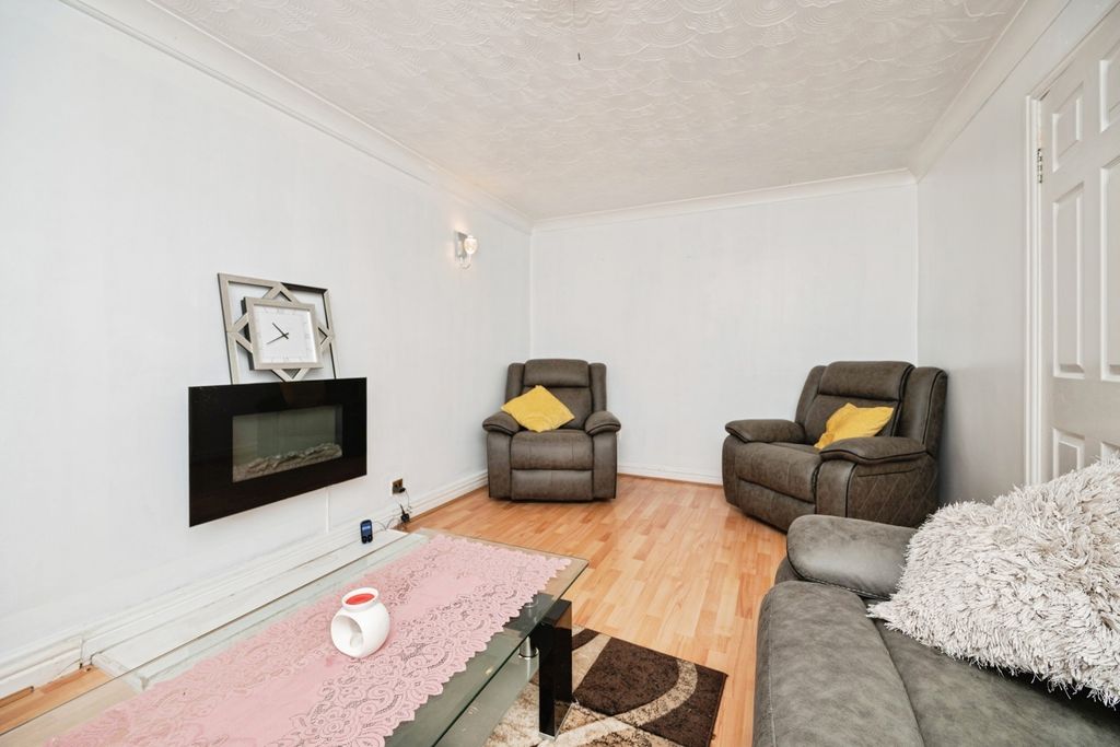 Property photo 2 of 23 Pbox-Img.Jpg