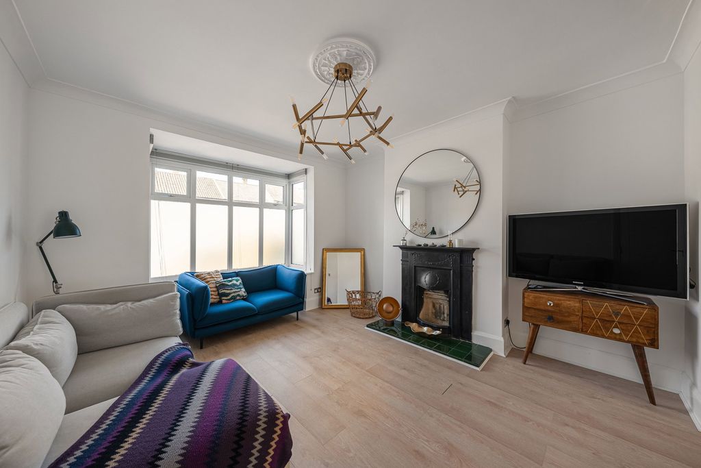 Property photo 2 of 43