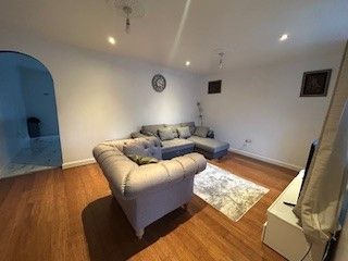 Property photo 2 of 12 Image