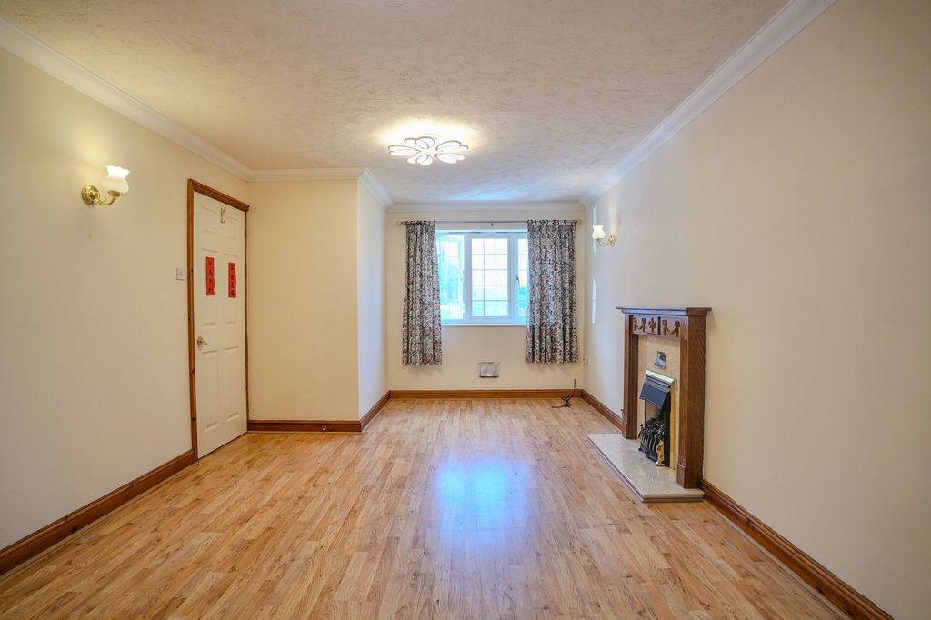 Property photo 3 of 19