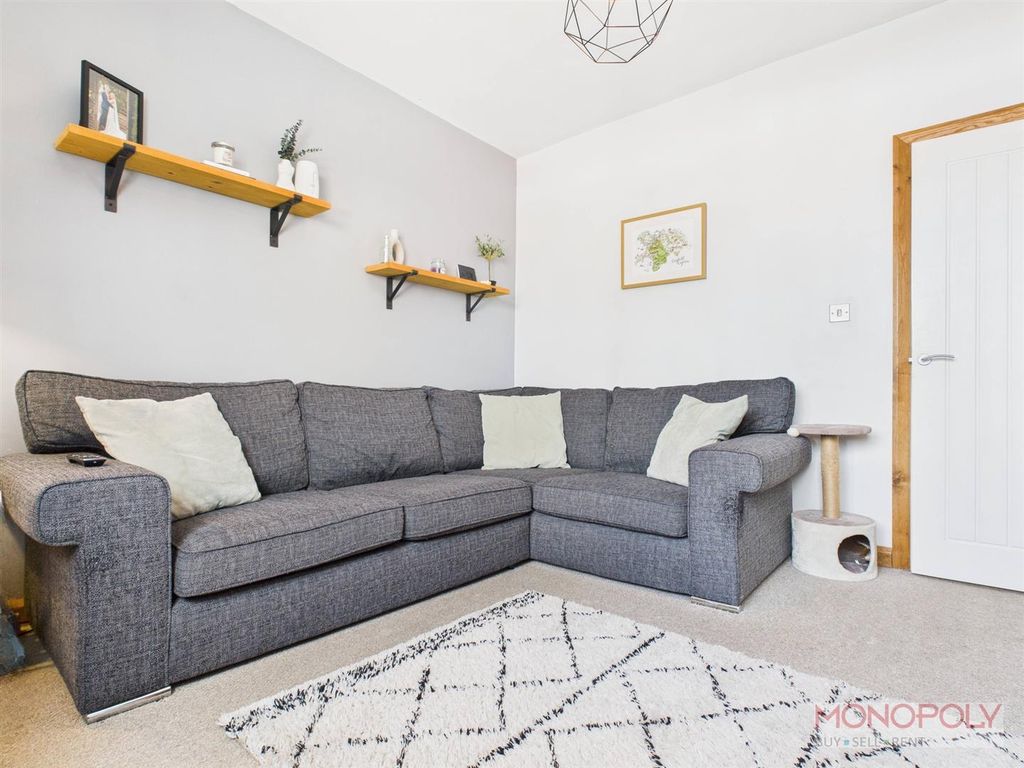 Property photo 3 of 27 Cam01943G0-Pr0547-Still003.Jpg