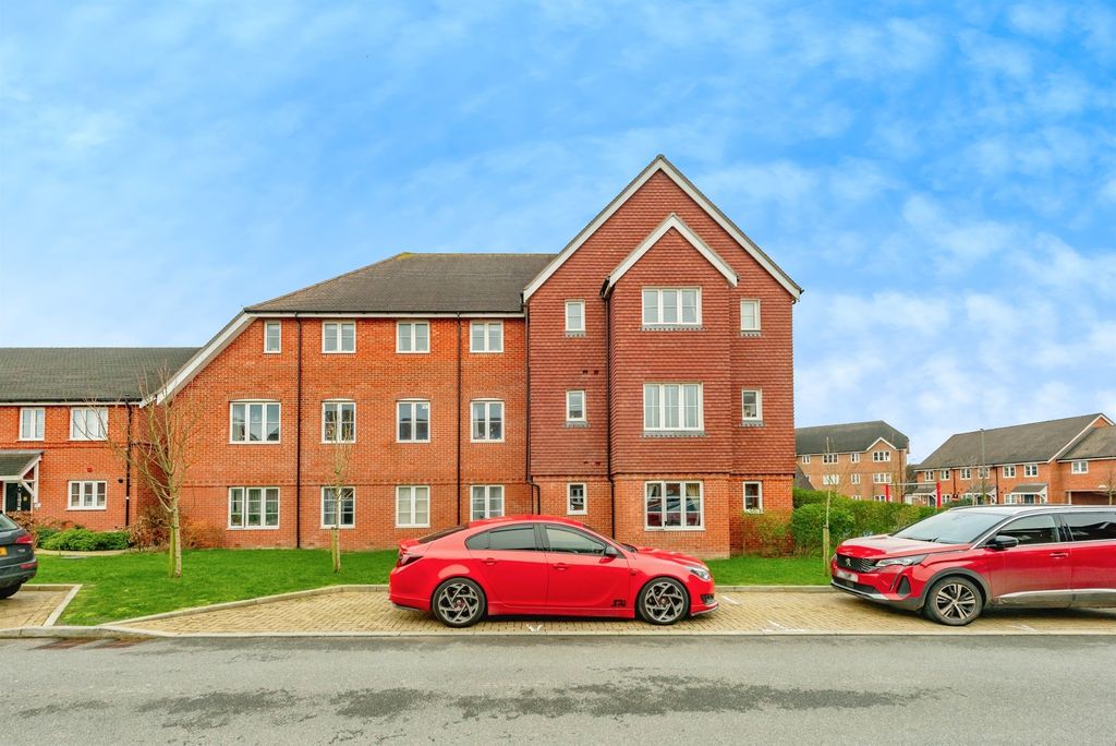 Property photo 1 of 11