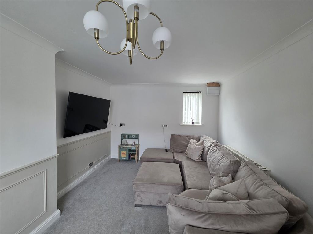 Property photo 3 of 13 1000061720.Jpg