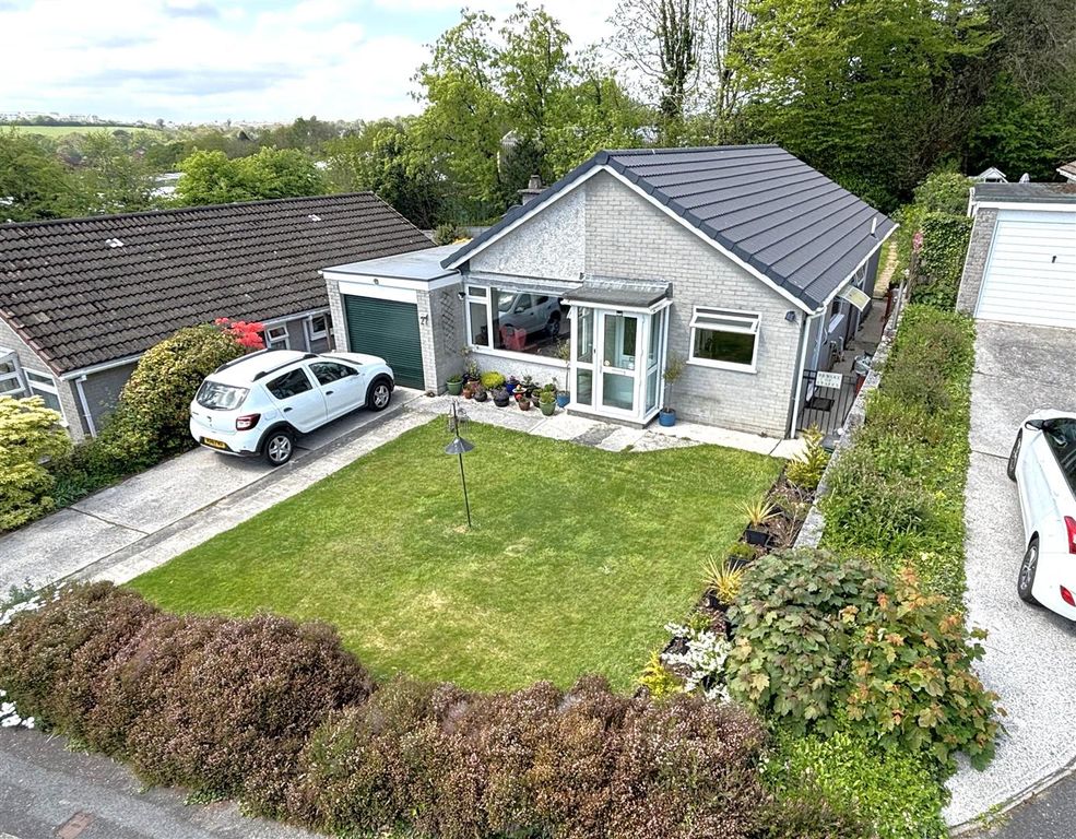 Property photo 1 of 11 Front.Jpeg