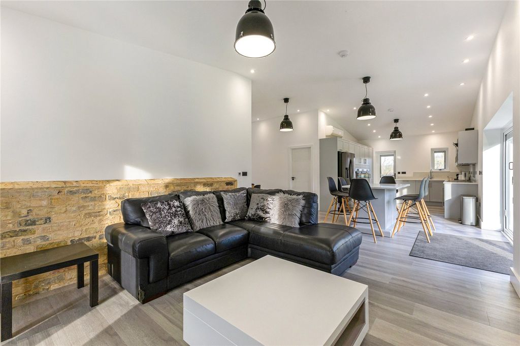 Additional image 24 of 10 bed detached house for saleNortonbury, Letchworth Garden City, Hertfordshire SG6