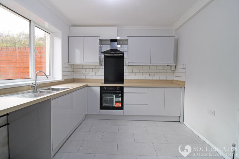 Property photo 2 of 18 Kitchen