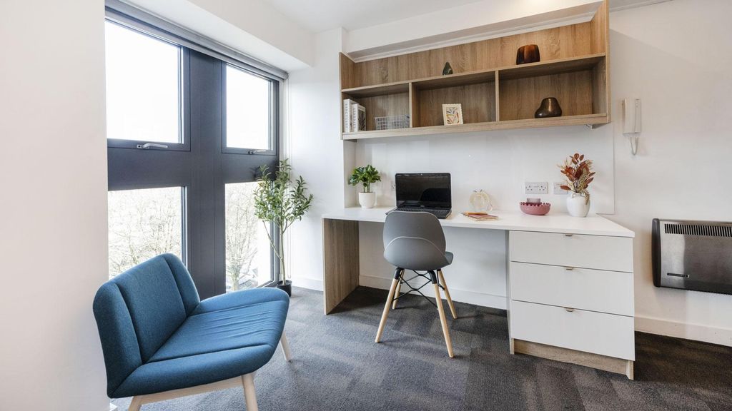 Property photo 2 of 13