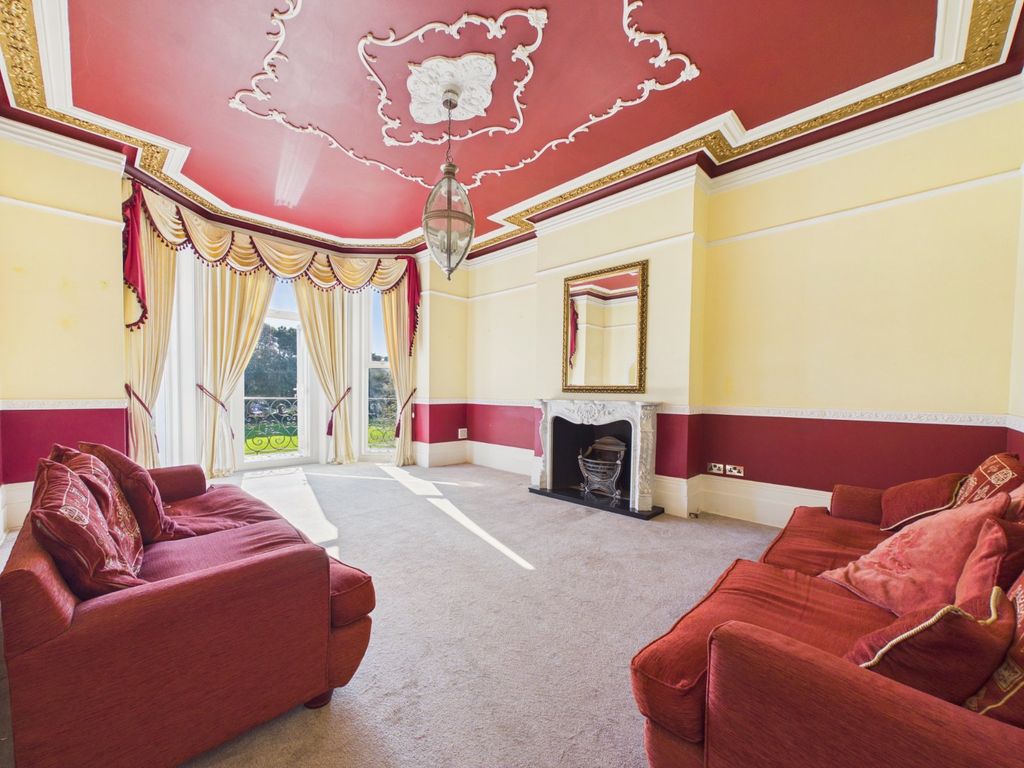 Property photo 3 of 16 Living Room