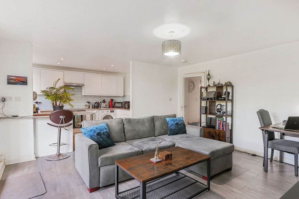 Property photo 3 of 19