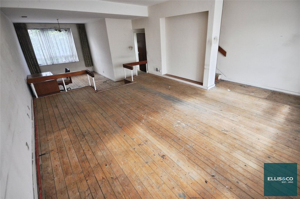 Property photo 2 of 12 Picture No. 11