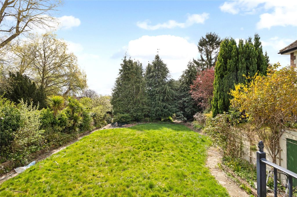 Property photo 2 of 32 Picture No. 23