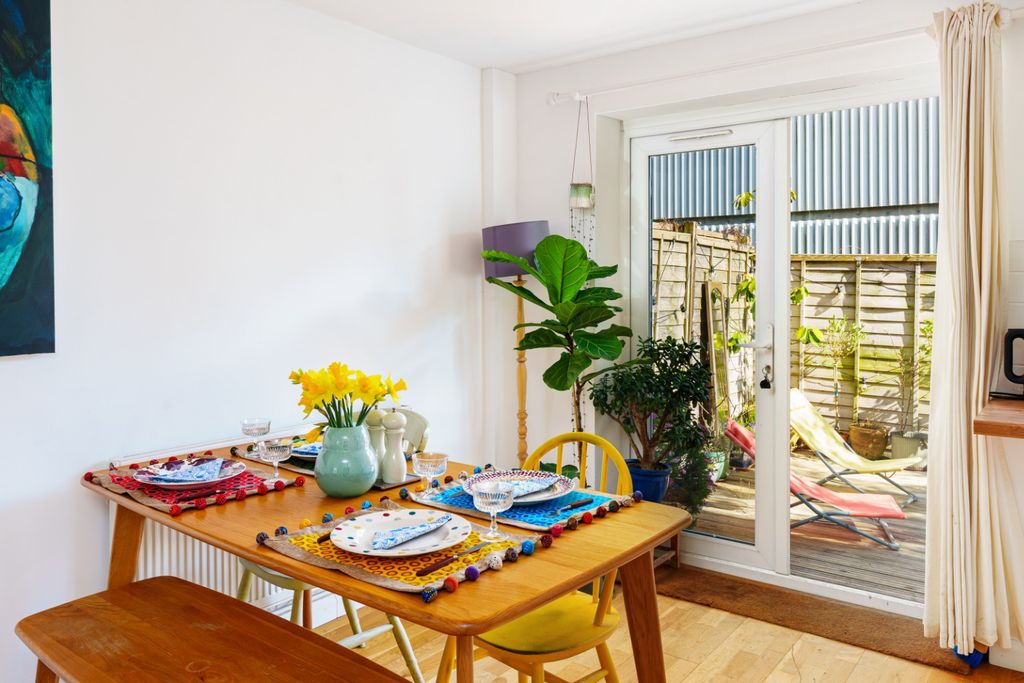 Property photo 3 of 16 3986526