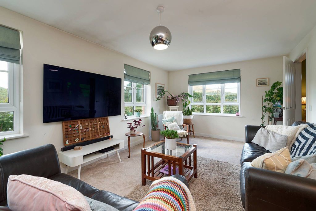 Property photo 3 of 28