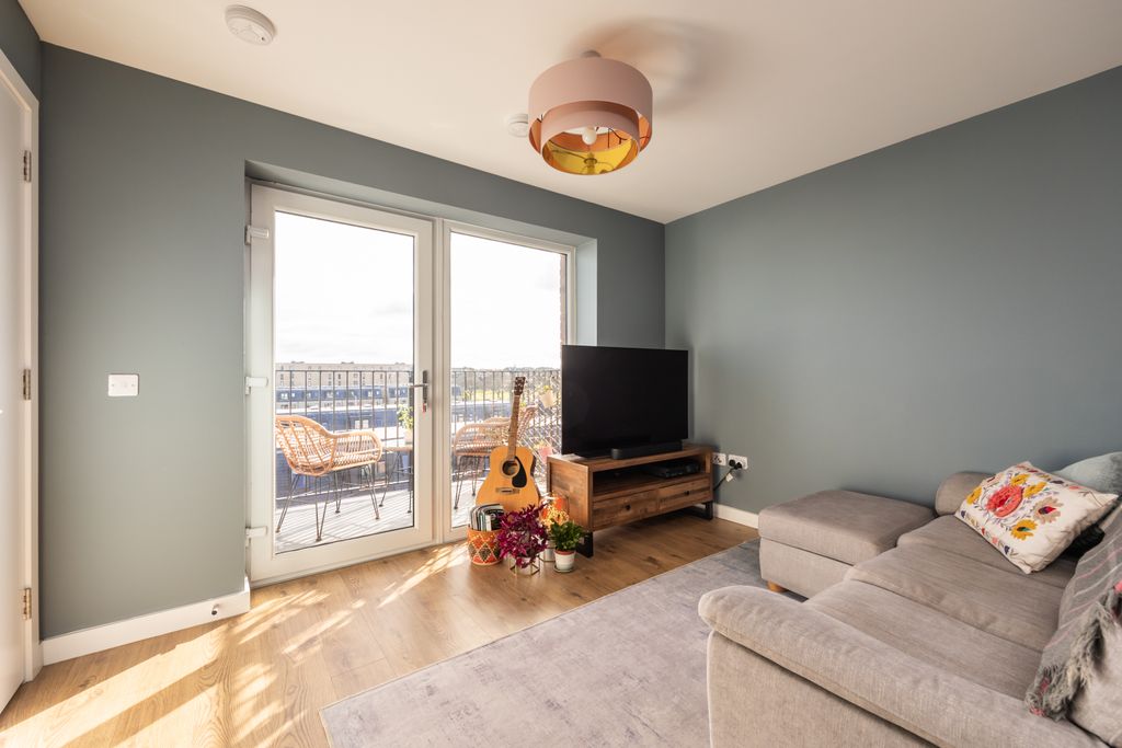 Property photo 2 of 18 Property Image 2