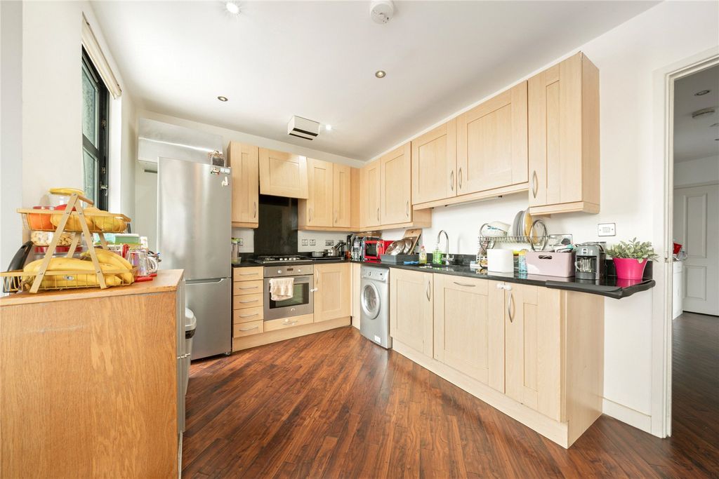Property photo 2 of 11 Kitchen