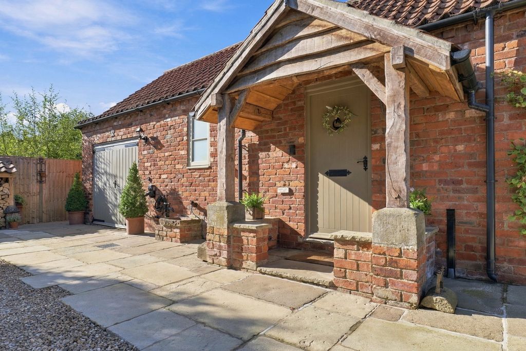 Property photo 3 of 57