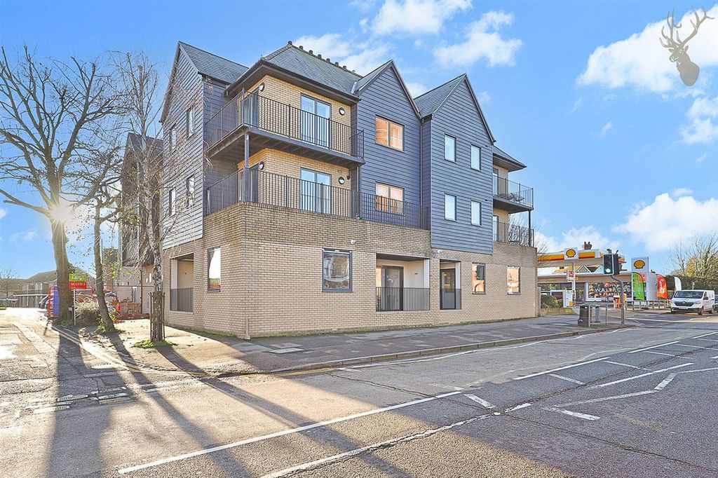 Property photo 1 of 11
