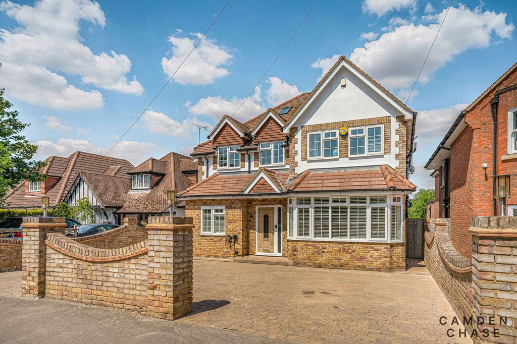 Property photo 2 of 36