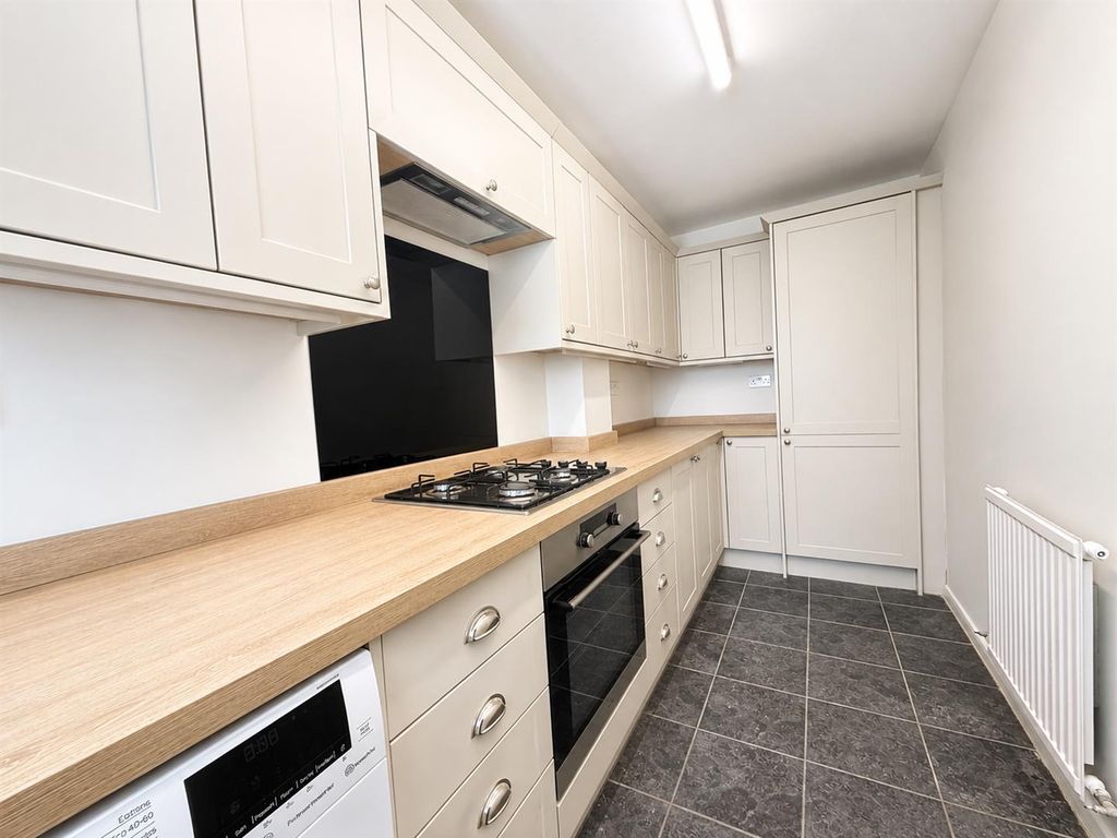 Property photo 3 of 11 38F1B684-257F-4Da1-A538-A5F83d867090.Png