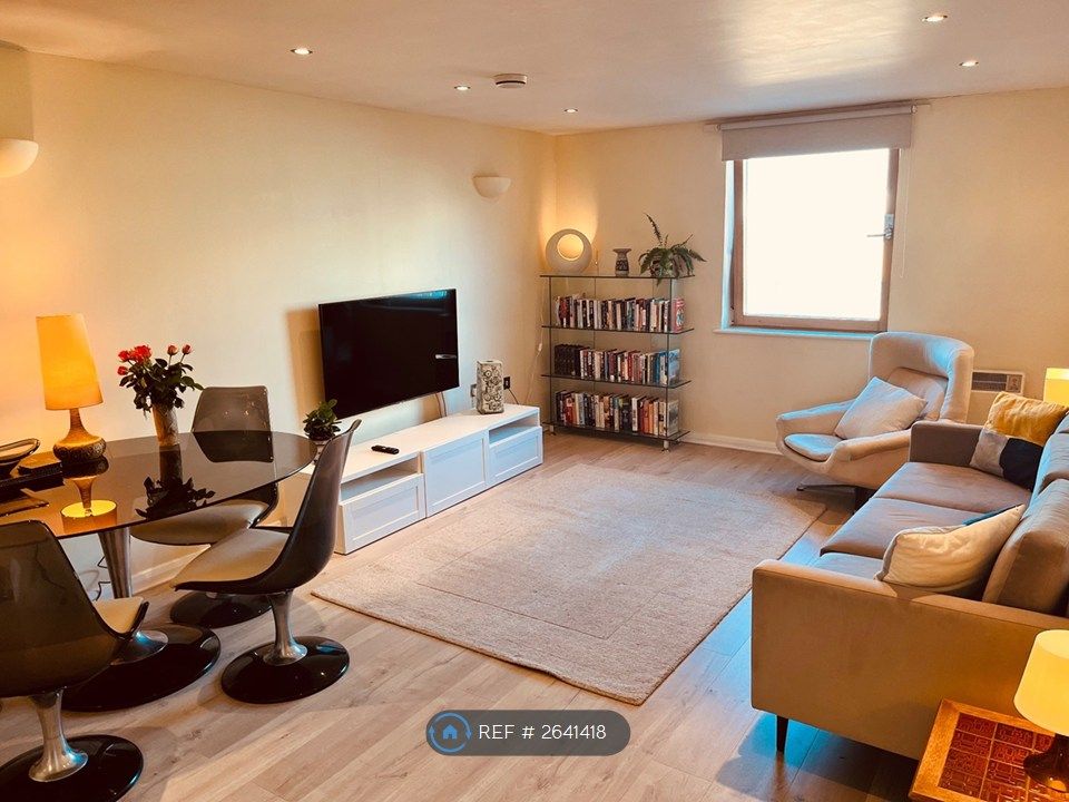 Property photo 1 of 30 Sitting Room