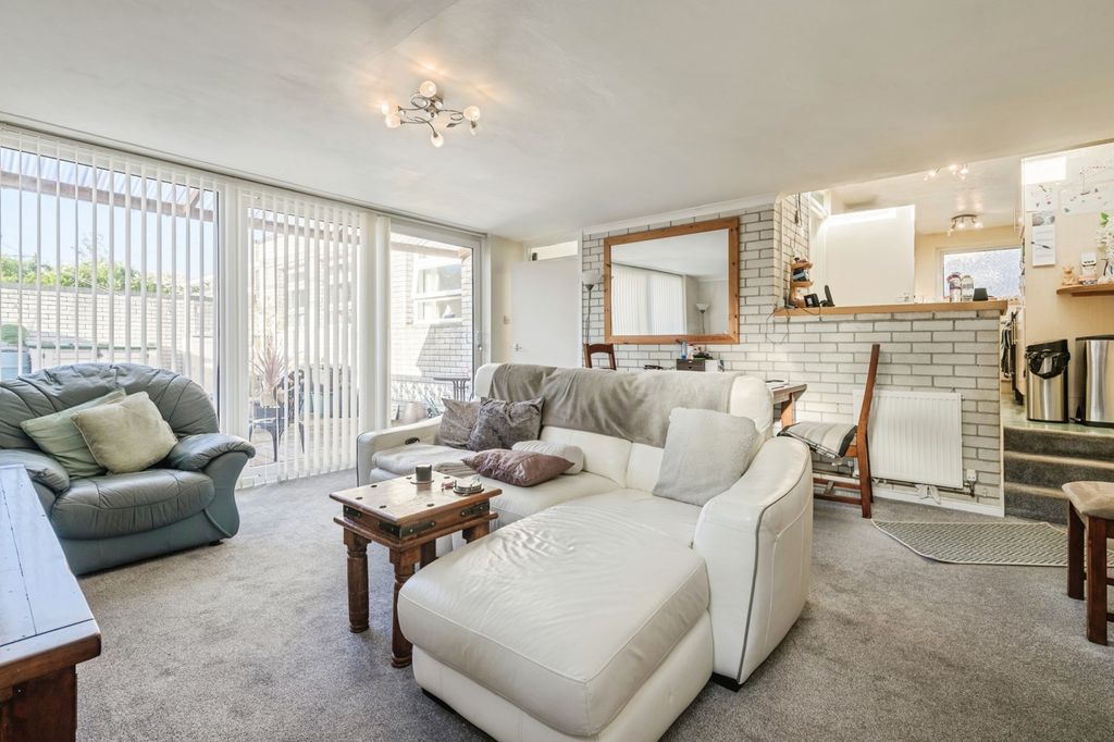 Property photo 2 of 16 Photo