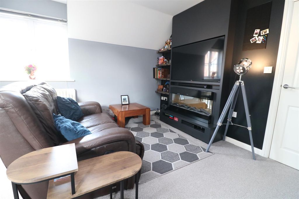 Property photo 3 of 12 Img_5936.Jpg