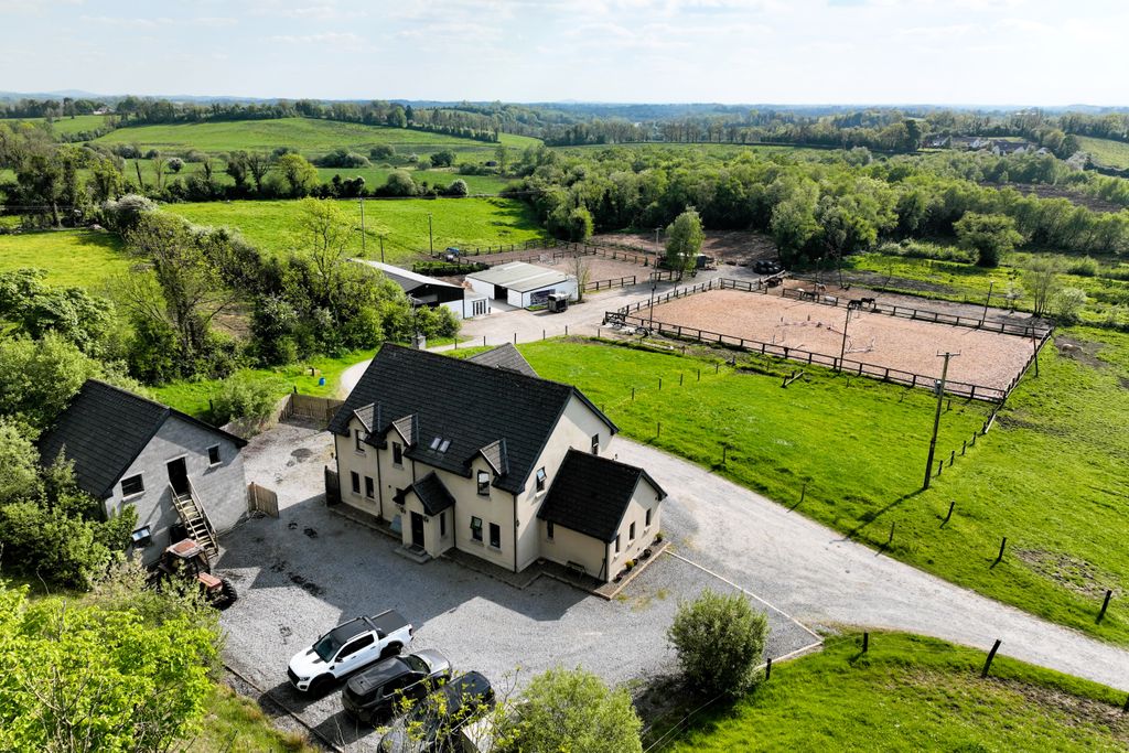 Property photo 1 of 50