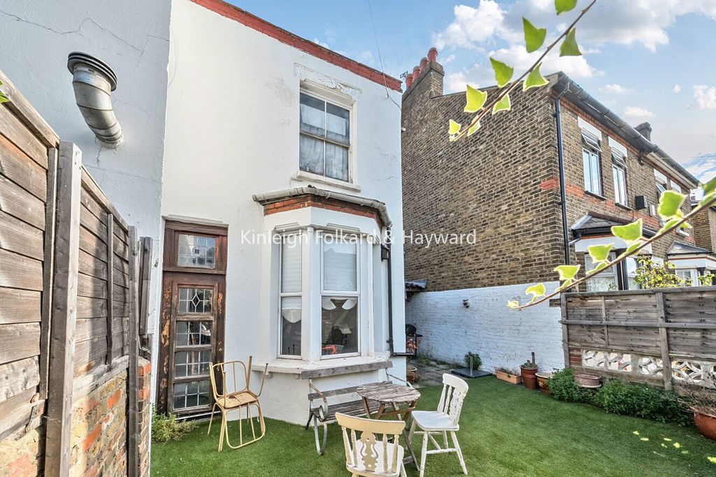 Property photo 2 of 12 Picture No. 14