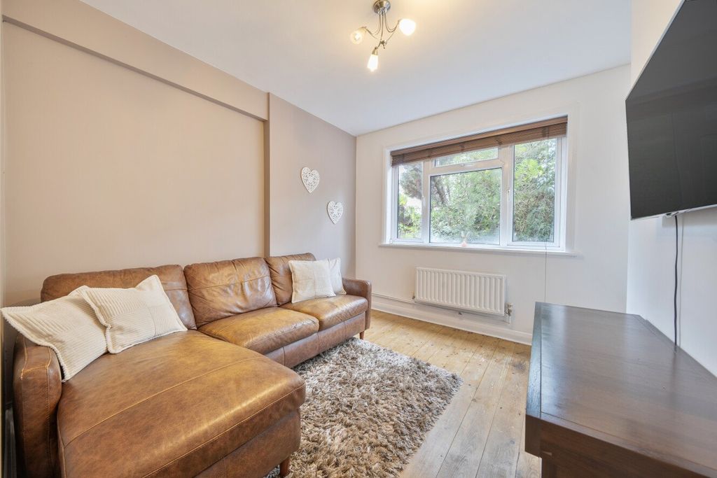 Property photo 3 of 7 Picture No. 15