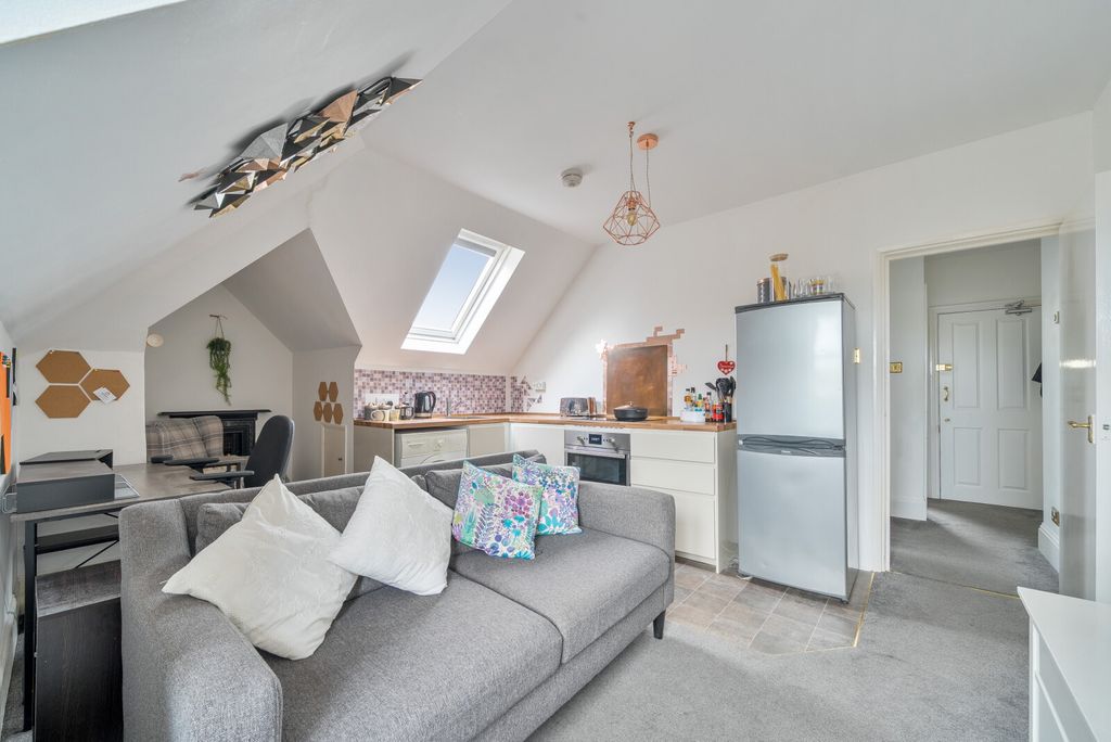 Property photo 3 of 11 1346249-14-68Aecc...