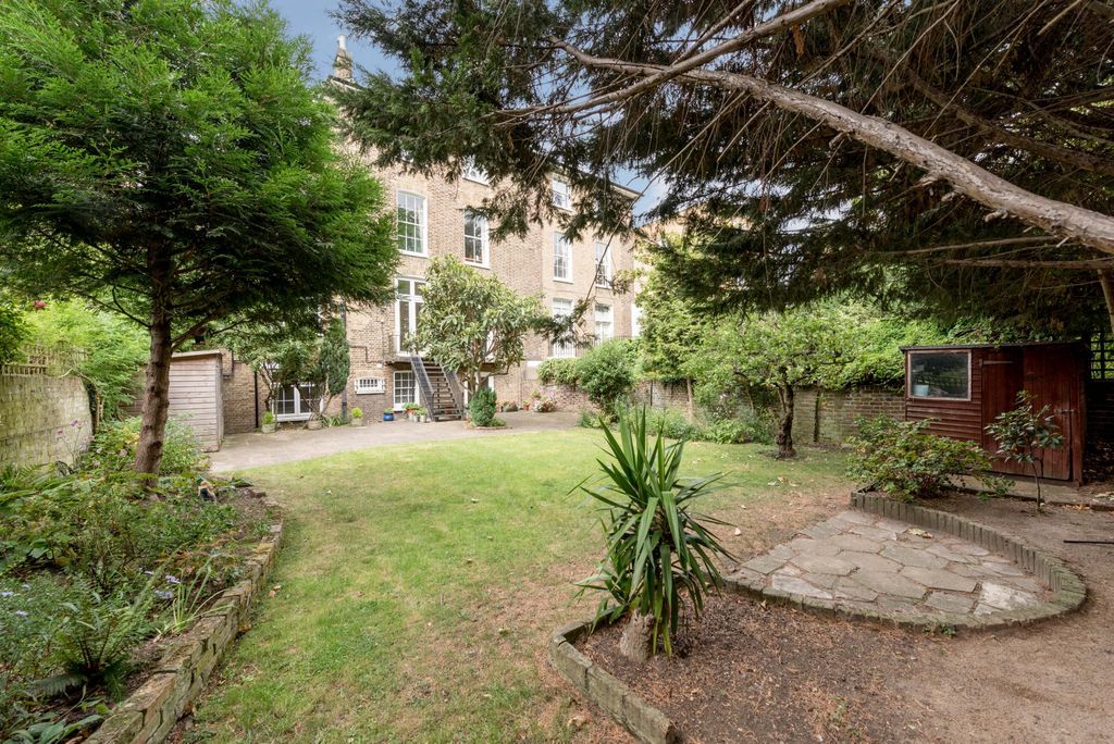 Property photo 3 of 16 Photo 08