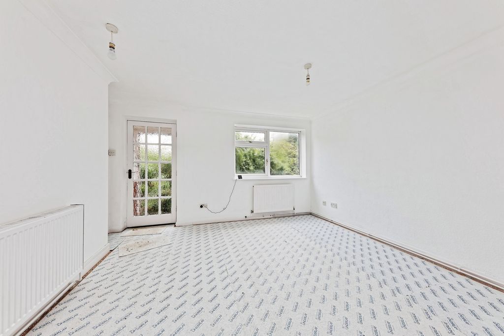 Property photo 3 of 15 Pbox-Img.Jpg