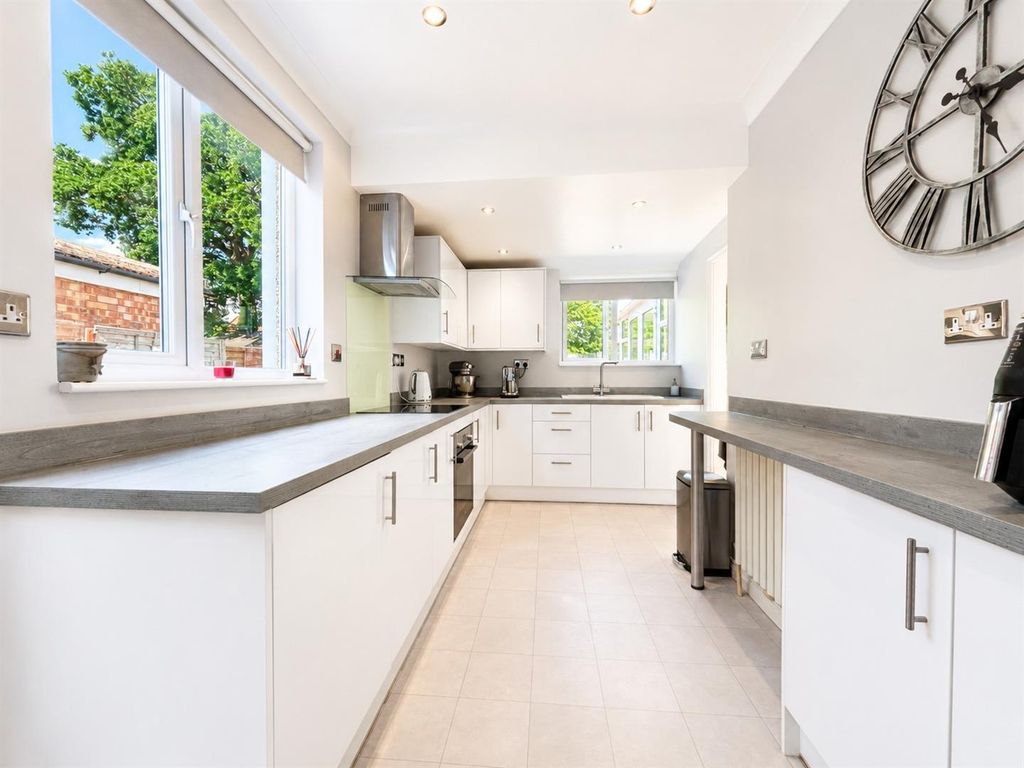 Property photo 2 of 17 Kitchen