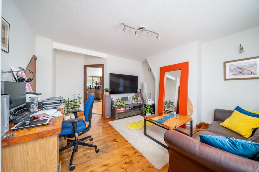 Property photo 2 of 18