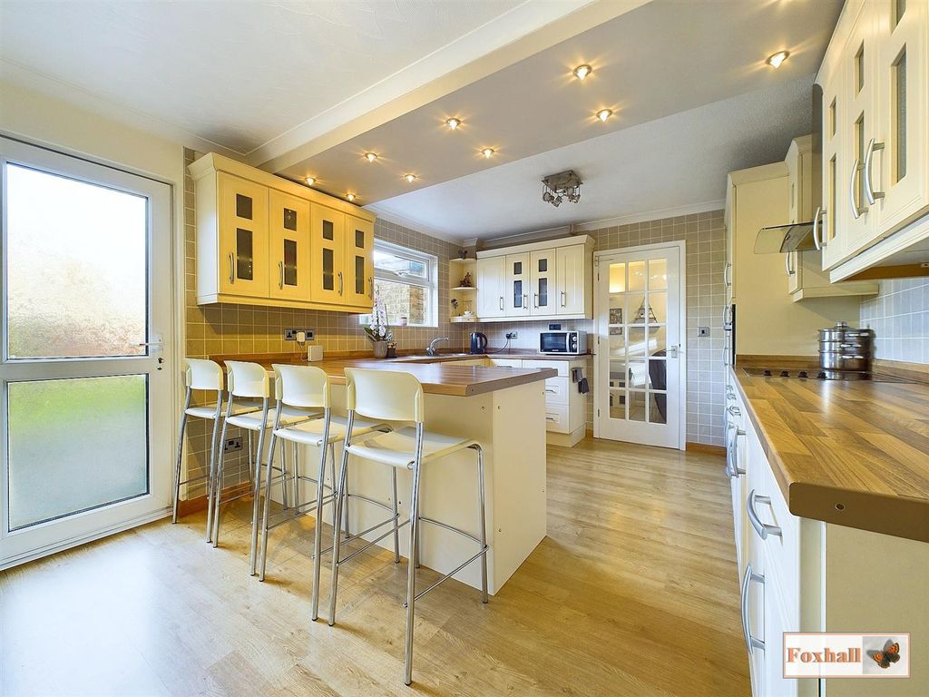 Property photo 1 of 23 Kitchen / Breakfast Room