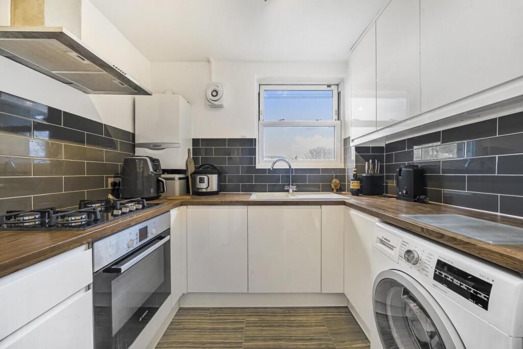 Property photo 1 of 2