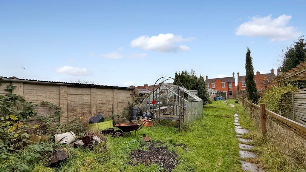 Property photo 2 of 14 Garden