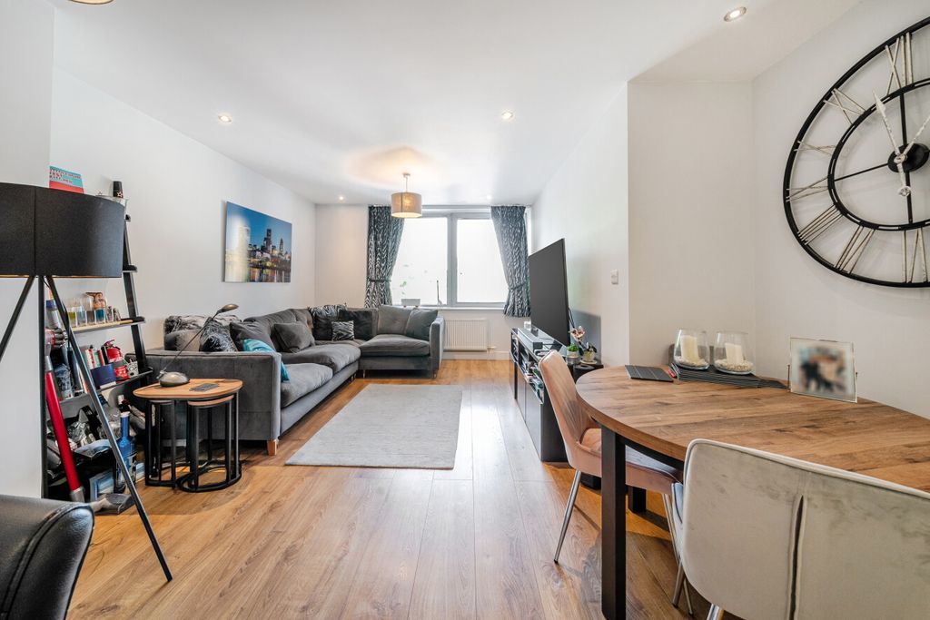 Property photo 1 of 20 1482257-15-6A3d4E...