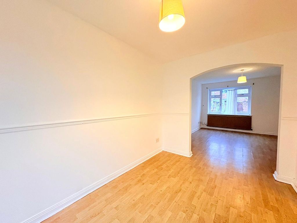 Property photo 3 of 8 Picture No. 17