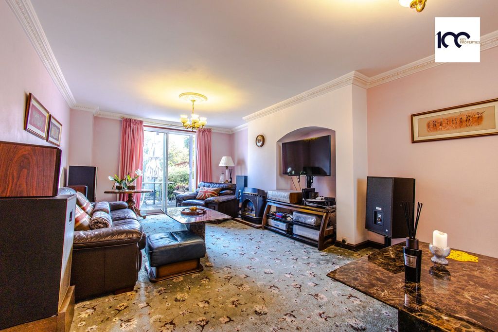 Property photo 2 of 18