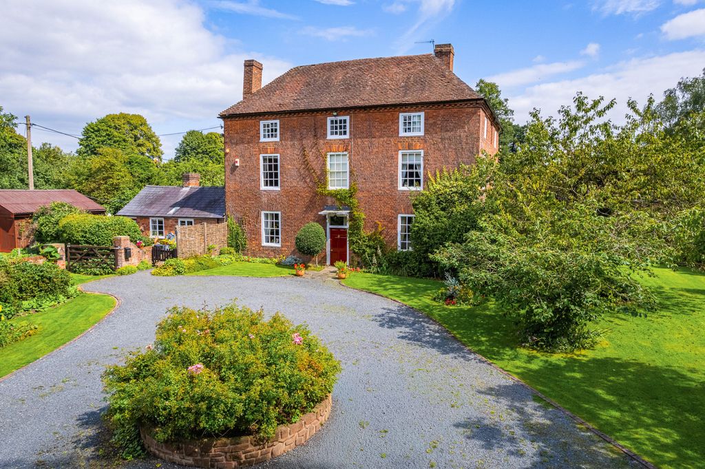 Property photo 1 of 37