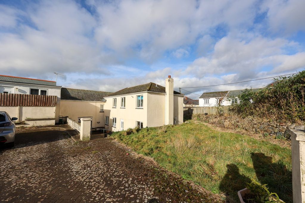 Property photo 2 of 24