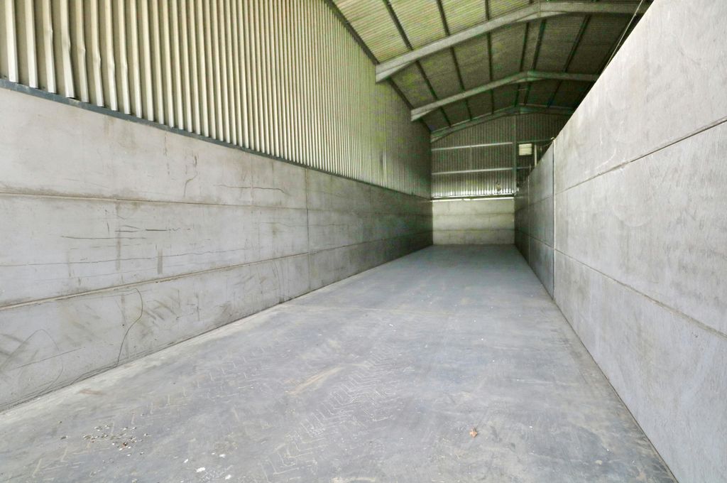 Property photo 1 of 2 Grainstore Interior.Jpg