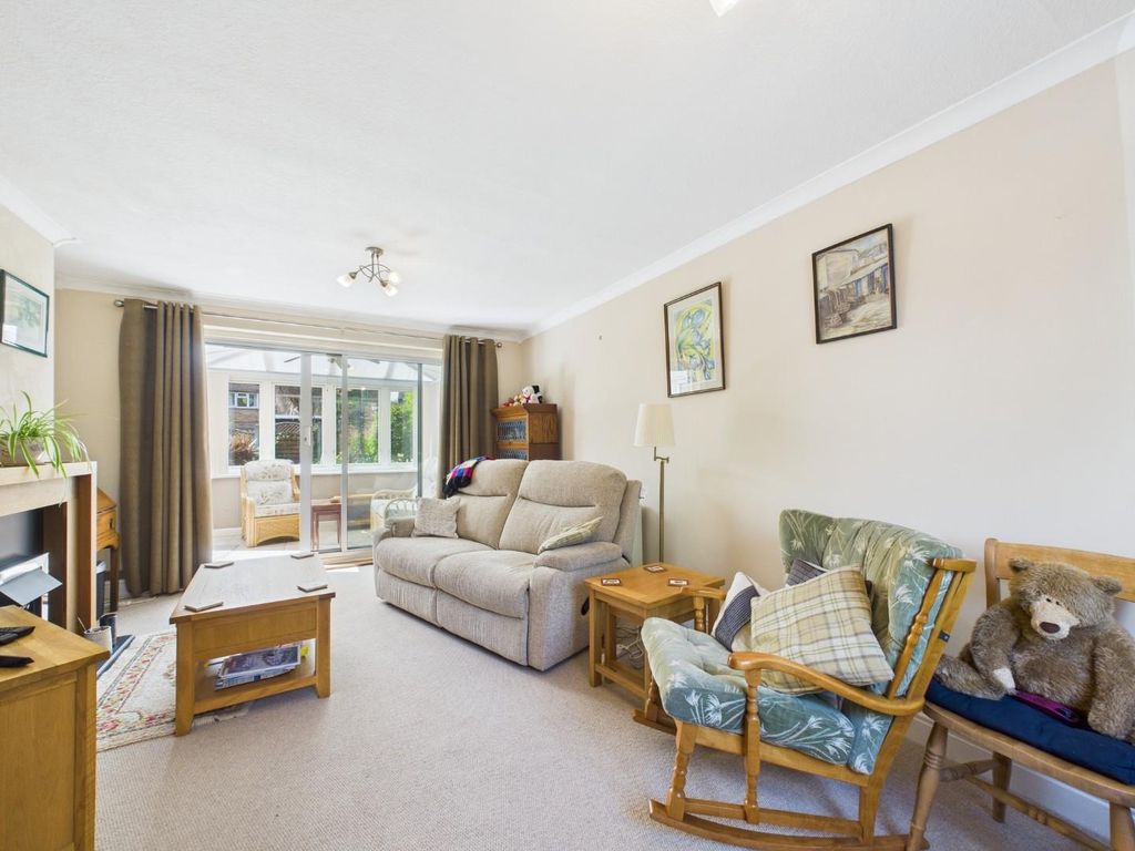 Property photo 2 of 34 Sitting Room