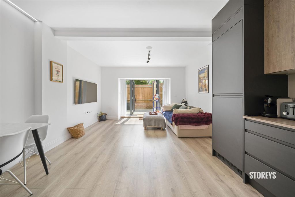 Property photo 1 of 31