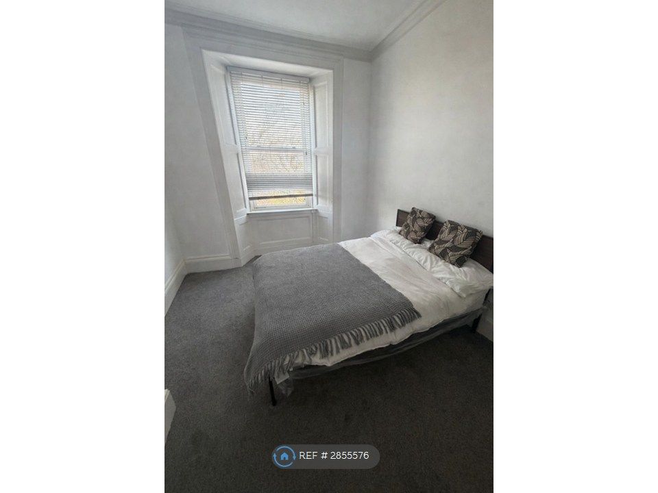 Property photo 1 of 7 Room Available