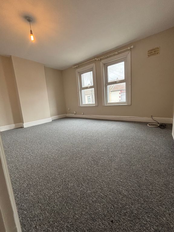 Property photo 1 of 5 Front Room