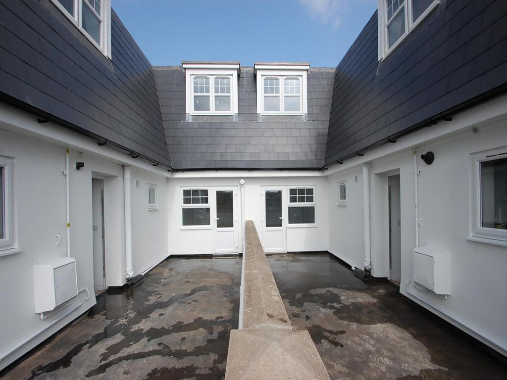 Property photo 1 of 7 Exterior